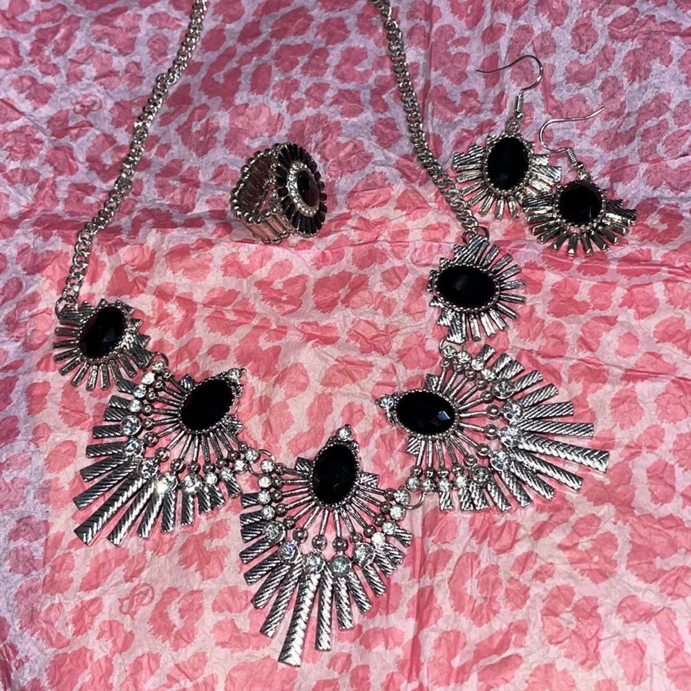 Black jewelry set